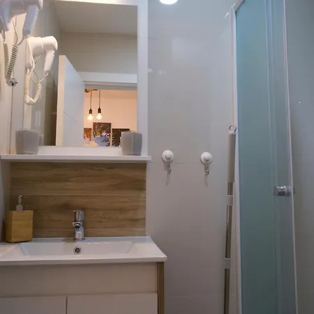 Dvori Sky View E13 - Free Private Parking *