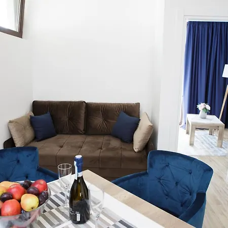 Dvori Sky View E13 - Free Private Parking 아파트 카파오닉